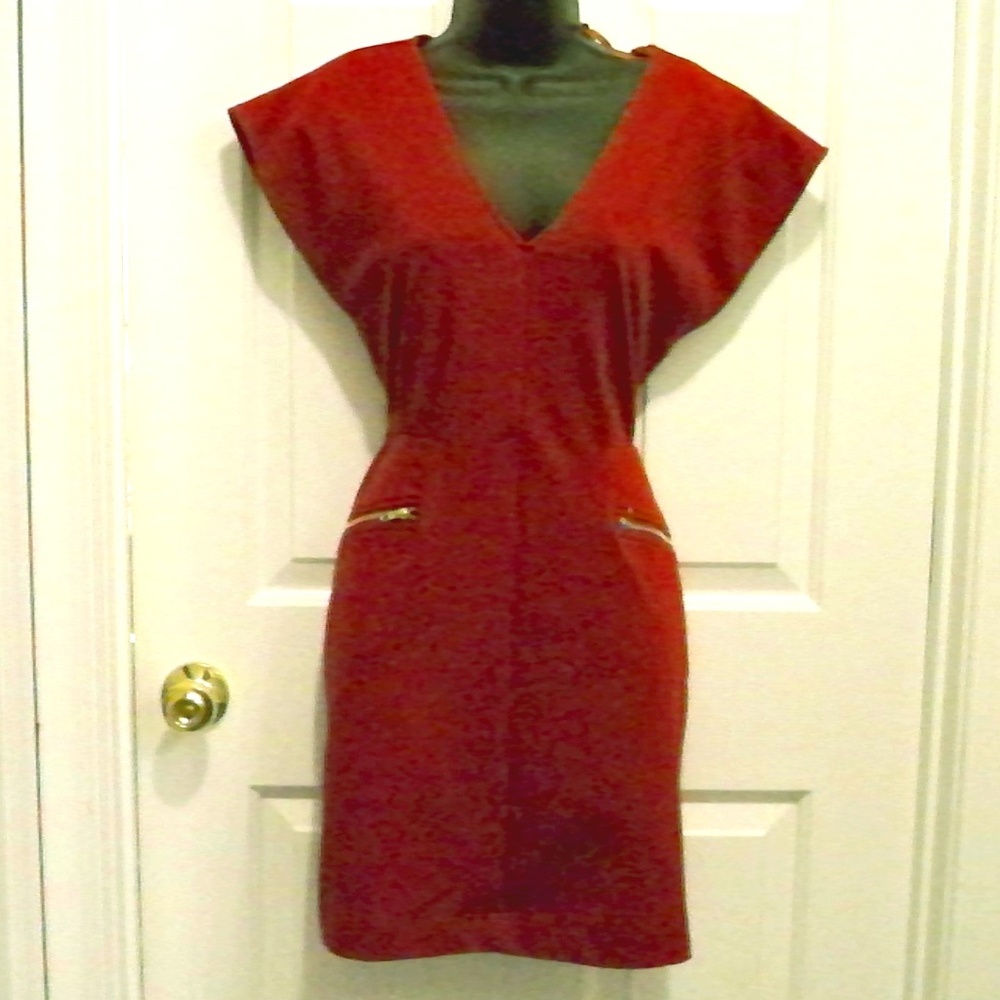 Angeni Sculpted V Neck Dress